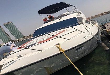 يخت وافي الأول